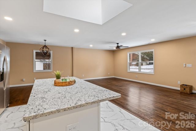 1090 Shalimar Drive, Winston Salem, NC 27107