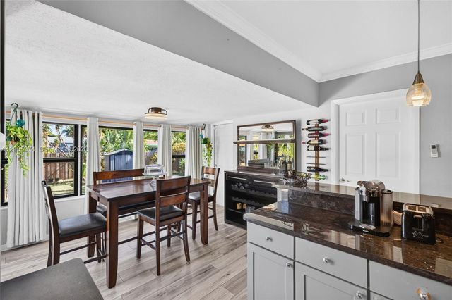 300 NW 28th Street, Wilton Manors, FL 33311