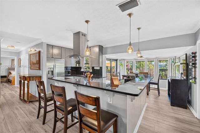 300 NW 28th Street, Wilton Manors, FL 33311