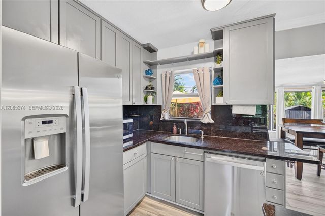 300 NW 28th Street, Wilton Manors, FL 33311