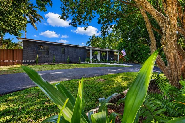 300 NW 28th Street, Wilton Manors, FL 33311