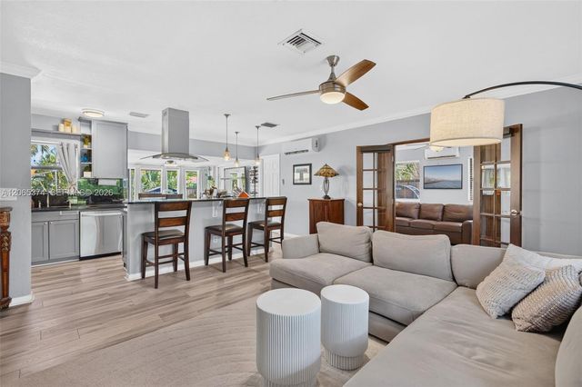 300 NW 28th Street, Wilton Manors, FL 33311