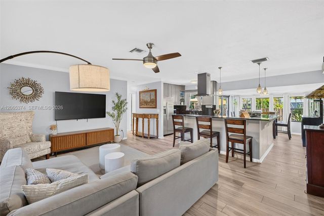 300 NW 28th Street, Wilton Manors, FL 33311