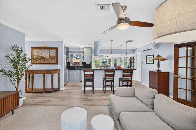 300 NW 28th Street, Wilton Manors, FL 33311