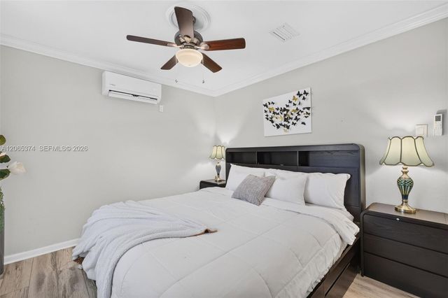 300 NW 28th Street, Wilton Manors, FL 33311
