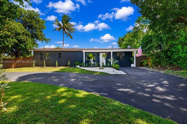 300 NW 28th Street, Wilton Manors, FL 33311