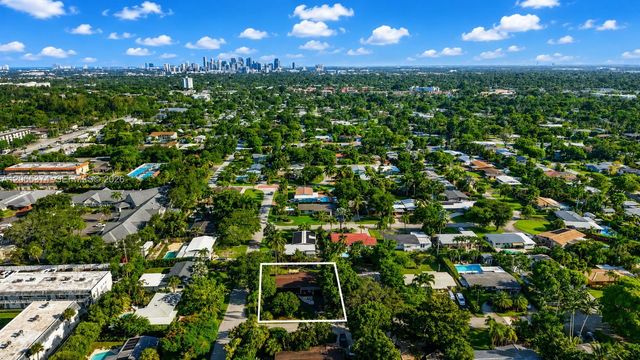300 NW 28th Street, Wilton Manors, FL 33311
