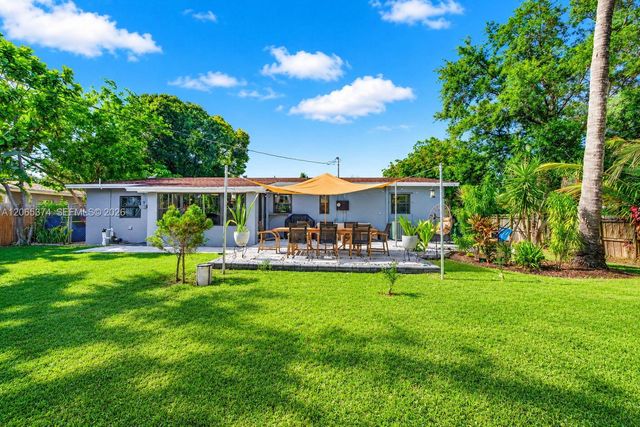 300 NW 28th Street, Wilton Manors, FL 33311