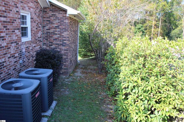 427 Fairhaven Drive, Taylors, SC 29687