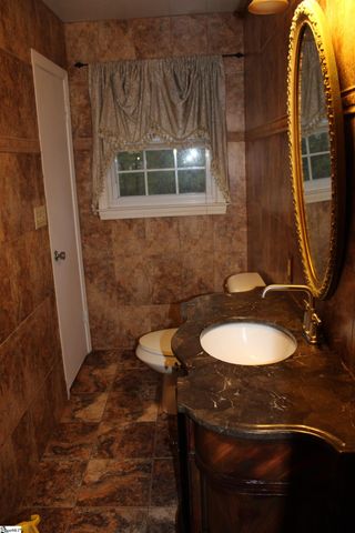 427 Fairhaven Drive, Taylors, SC 29687
