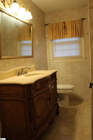 427 Fairhaven Drive, Taylors, SC 29687