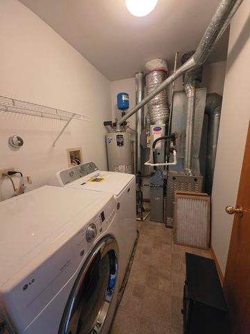 10 Waverly Court, Algonquin, IL 60102