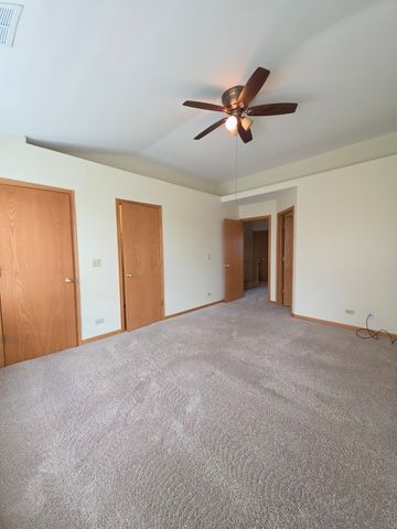 10 Waverly Court, Algonquin, IL 60102