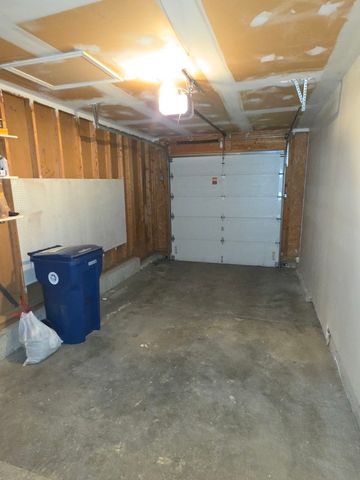 10 Waverly Court, Algonquin, IL 60102