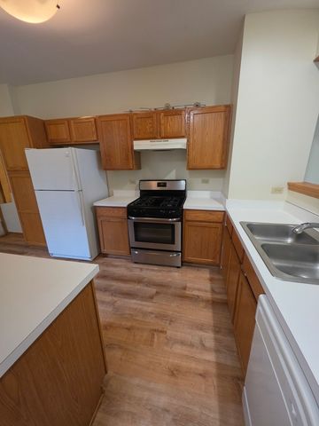 10 Waverly Court, Algonquin, IL 60102