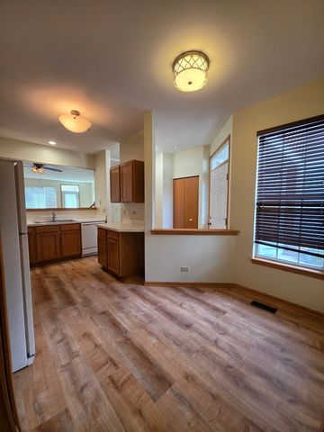 10 Waverly Court, Algonquin, IL 60102