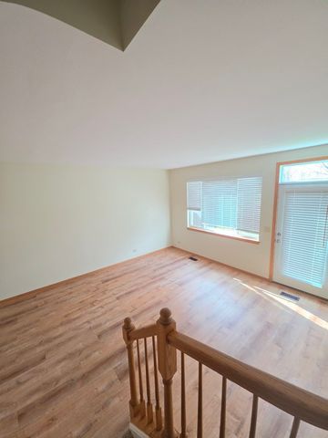 10 Waverly Court, Algonquin, IL 60102