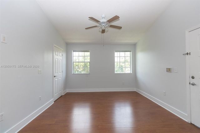 18308 NW 68th Avenue L, Hialeah, FL 33015