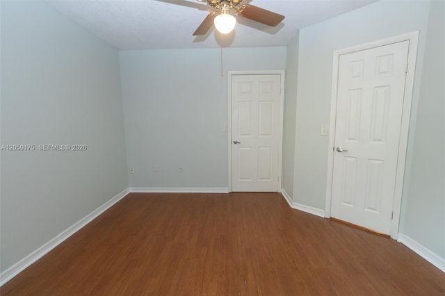18308 NW 68th Avenue L, Hialeah, FL 33015