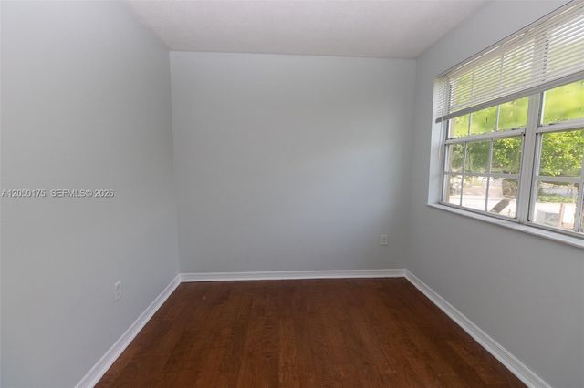 18308 NW 68th Avenue L, Hialeah, FL 33015