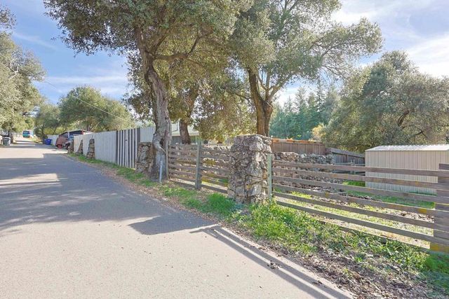 25077 Manzanita Lane, Descanso, CA 91916