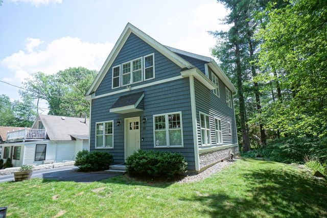12 Grove Street, Windham, NH 03087