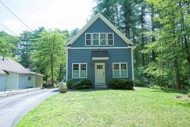 12 Grove Street, Windham, NH 03087
