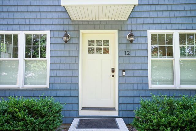 12 Grove Street, Windham, NH 03087