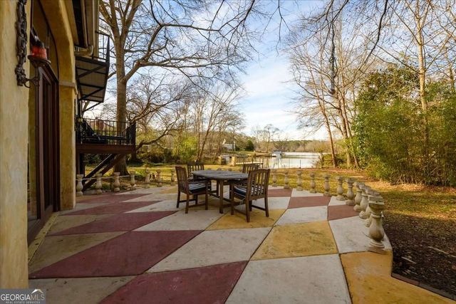 687 Lakeshore Drive, Jackson, GA 30233