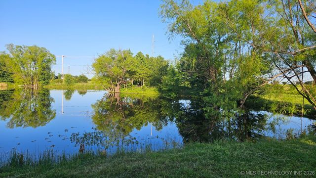 68 W 480 Road, Pryor, OK 74361