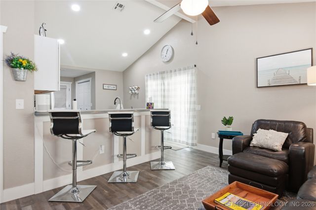 68 W 480 Road, Pryor, OK 74361