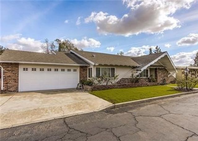 1019 E Walnut Avenue, Orange, CA 92867