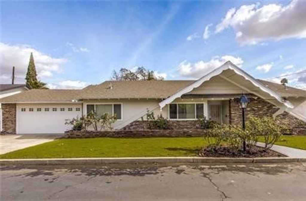 1019 E Walnut Avenue, Orange, CA 92867