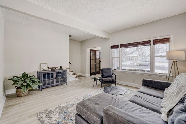 356 5th Avenue S, South Saint Paul, MN 55075