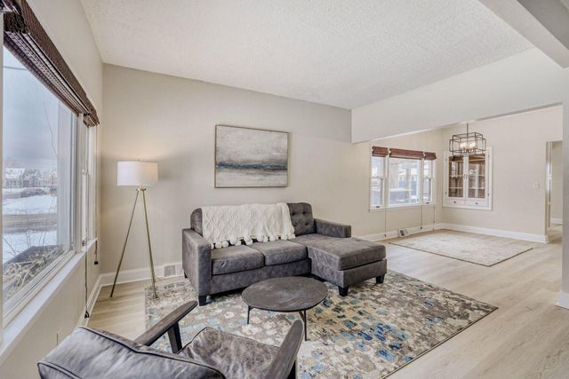 356 5th Avenue S, South Saint Paul, MN 55075