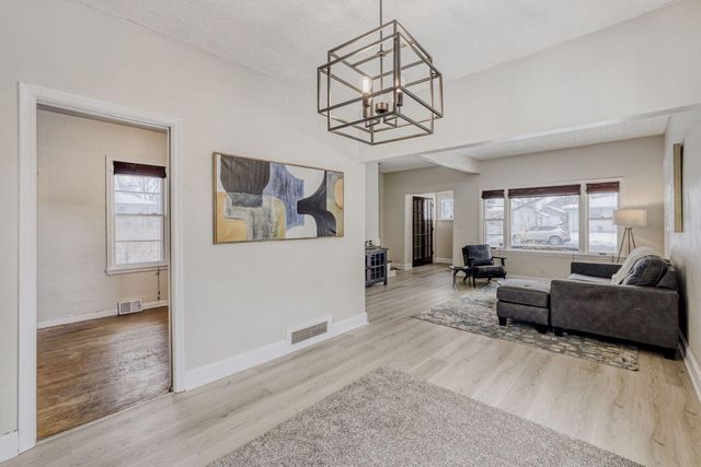 356 5th Avenue S, South Saint Paul, MN 55075