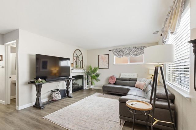 1336 Oak Ridge Dr, Colfax, CA 95713