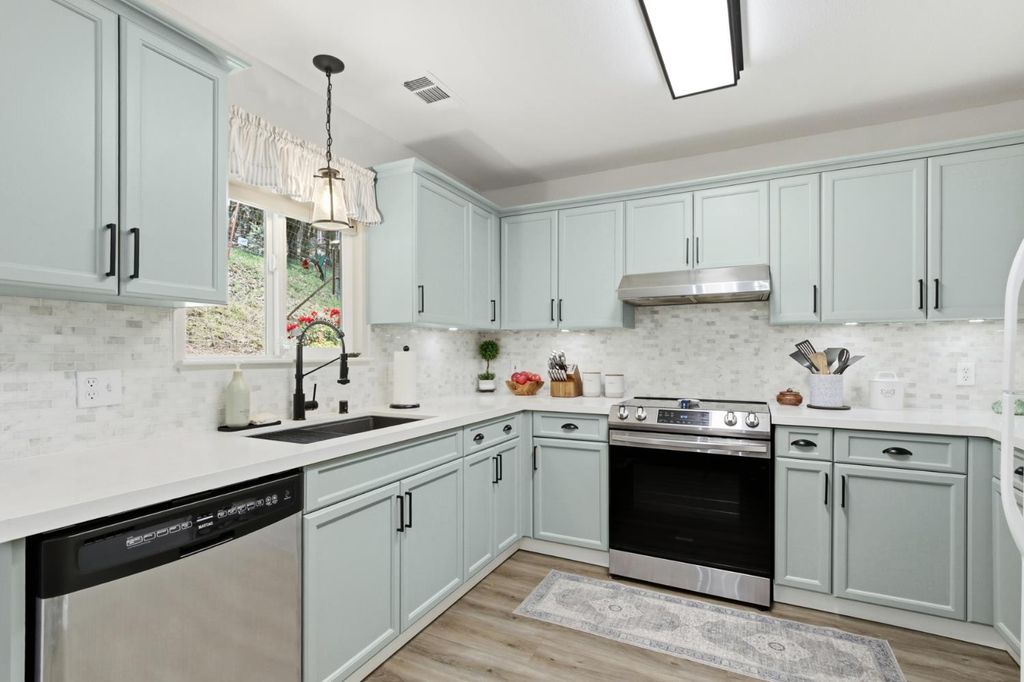 1336 Oak Ridge Dr, Colfax, CA 95713