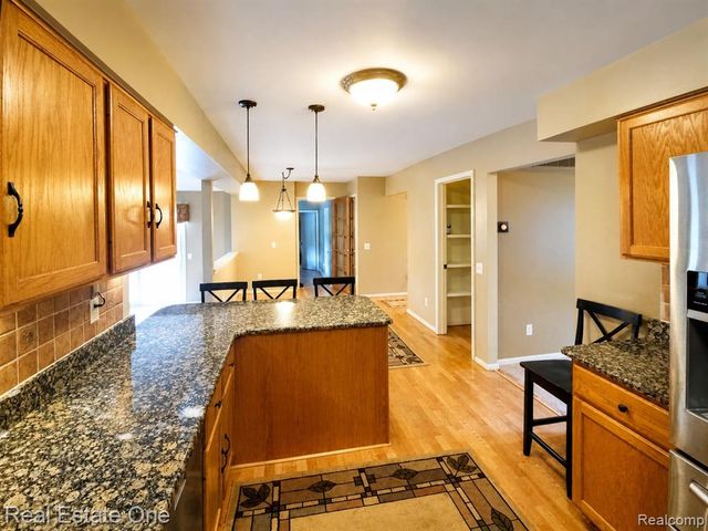 4656 Desert Bridge Court, Highland, MI 48356