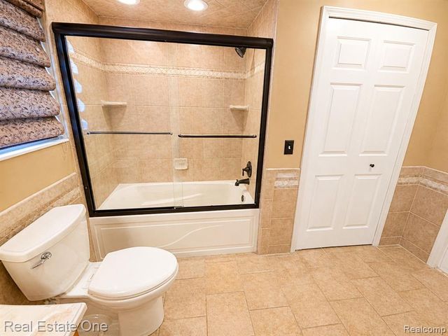 4656 Desert Bridge Court, Highland, MI 48356