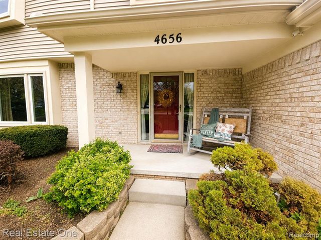 4656 Desert Bridge Court, Highland, MI 48356