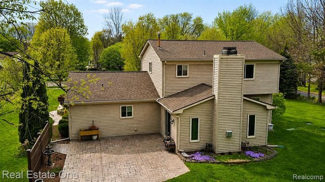 4656 Desert Bridge Court, Highland, MI 48356