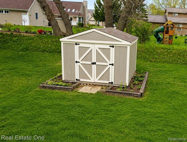 4656 Desert Bridge Court, Highland, MI 48356