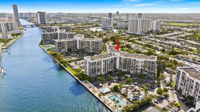 800 Parkview Dr 221, Hallandale Beach, FL 33009