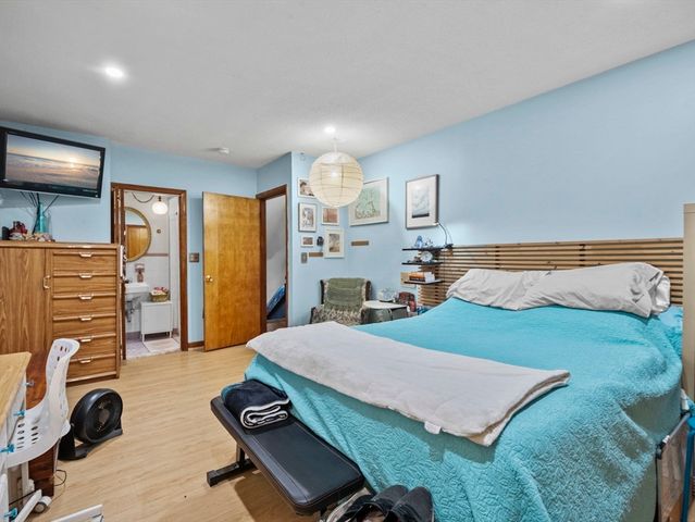 16 Felton St, Woburn, MA 01801