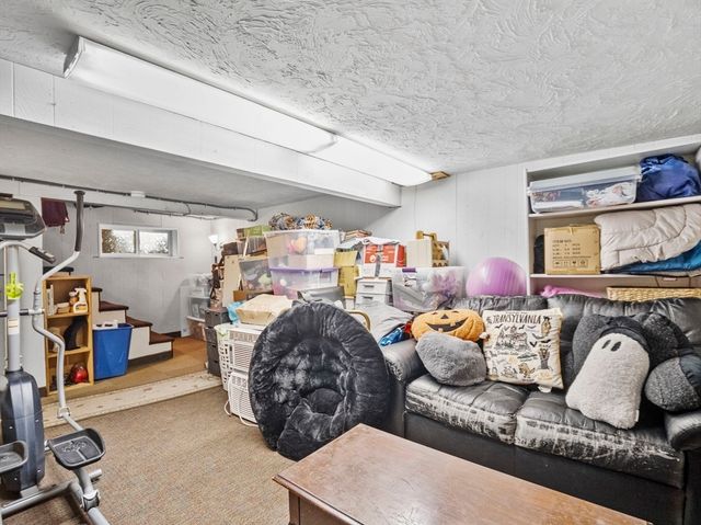 16 Felton St, Woburn, MA 01801