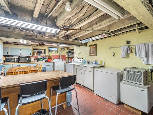 16 Felton St, Woburn, MA 01801