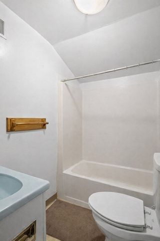 16 Felton St, Woburn, MA 01801