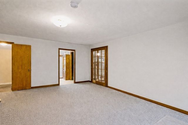 16 Felton St, Woburn, MA 01801