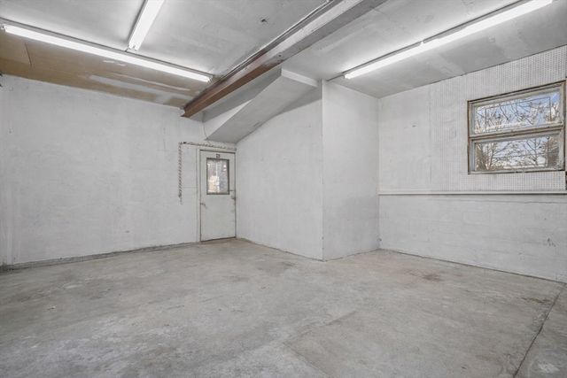 16 Felton St, Woburn, MA 01801